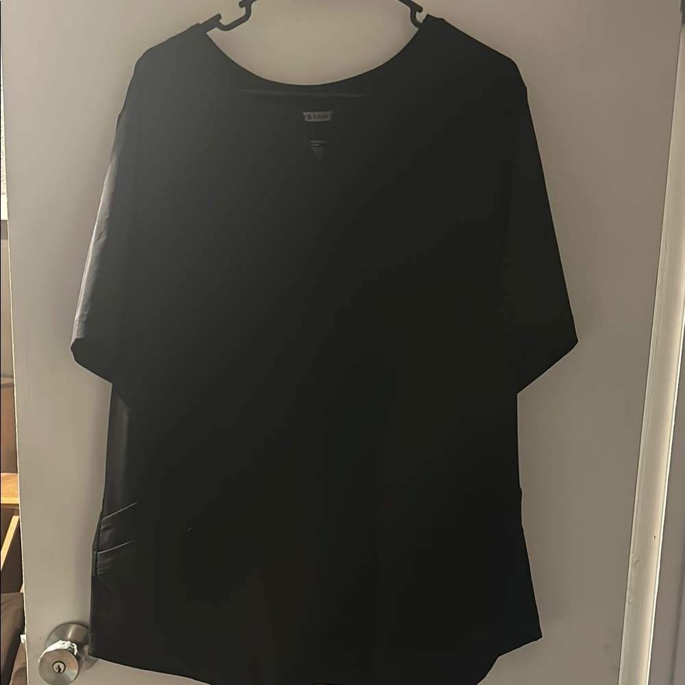 ClimateRight by Cuddl Duds Women’s Scrub Top- black